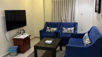 Junior Suite, Sea View | Living area