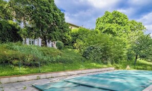 Property grounds - Estate for rent from May through October (31560 Gibel)