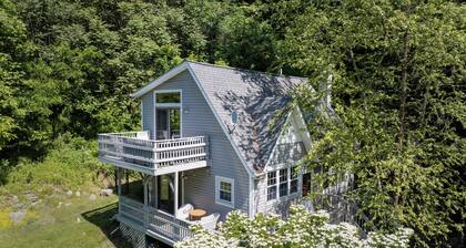 Quiet Solitude with Firepit, Electric Stove & Private Deck