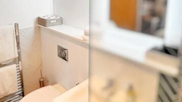 Bruser, brusehoved med spredningseffekt, gratis toiletartikler