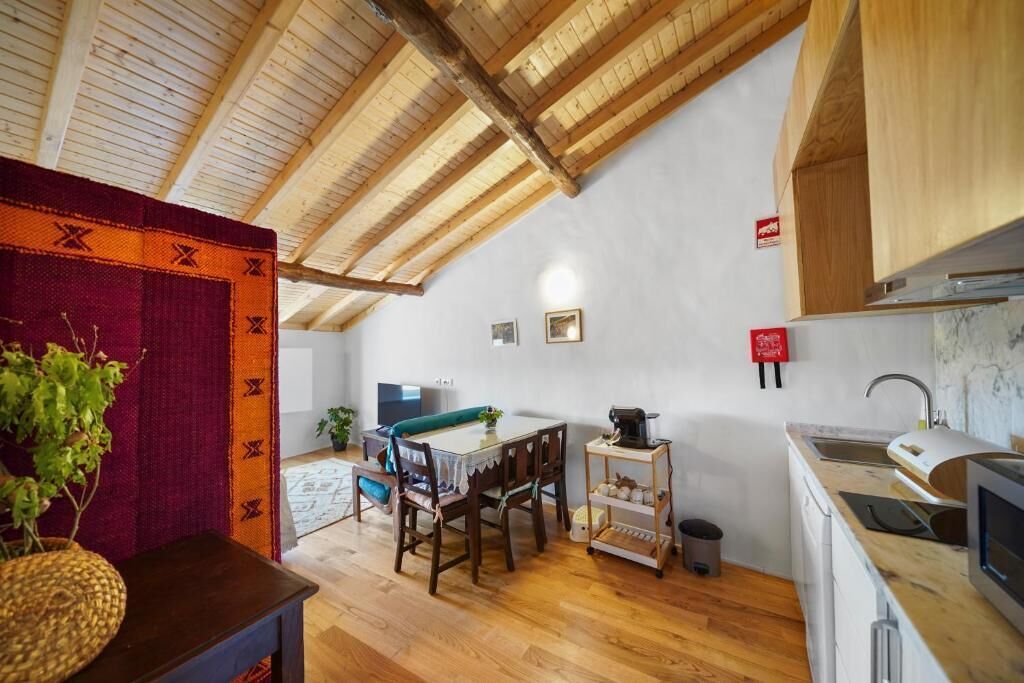 Klassieke studio, balkon, uitzicht op bergen | Interieur