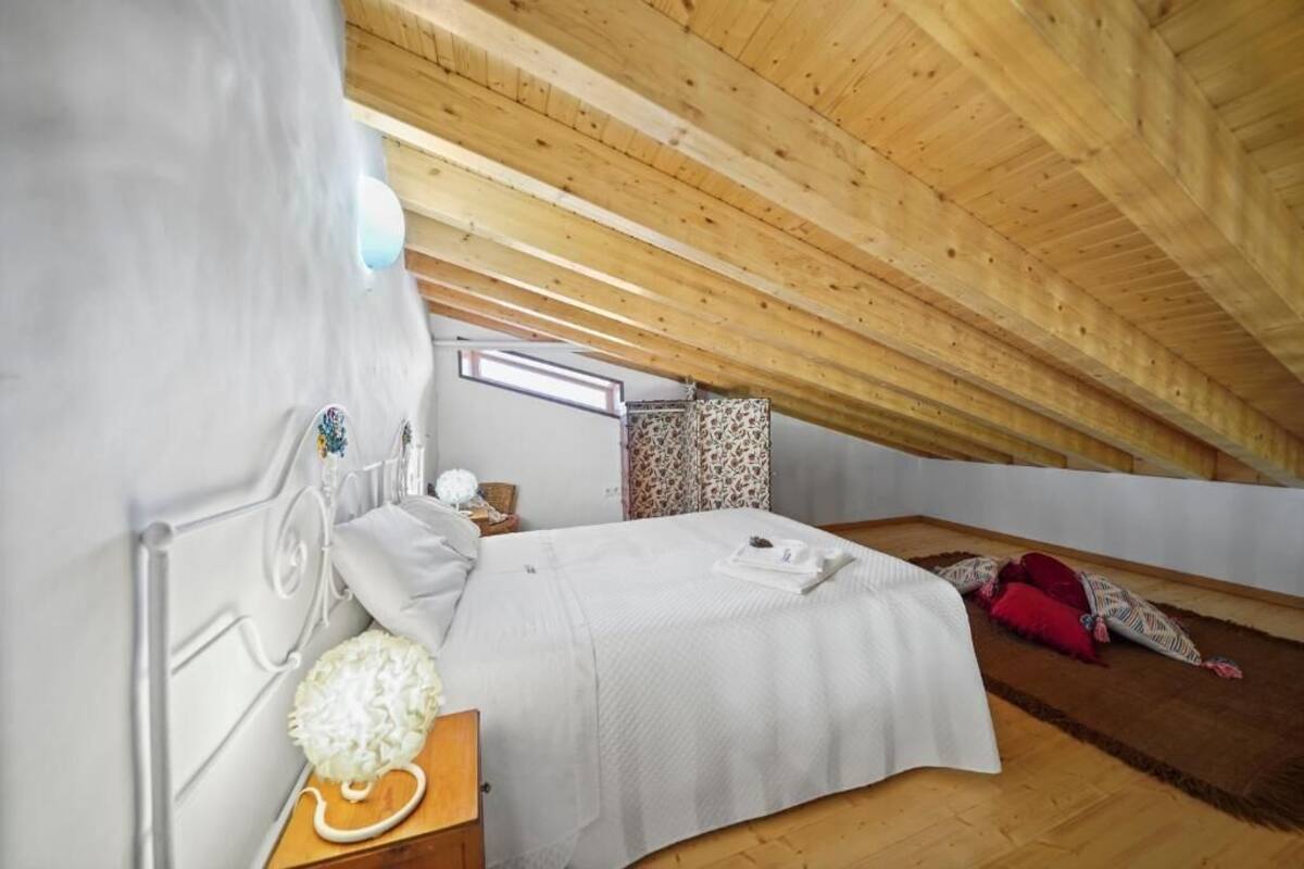 Classic Condo, Balcony, Mountain View | Desk, iron/ironing board (on request), WiFi (free)