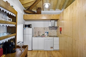 Classic-Apartment, Balkon, Bergblick | Eigene Küche