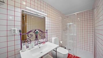 Classic Condo, Balcony, Mountain View | Bathroom | Hair dryer, slippers, towels, soap