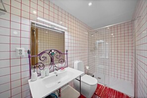 Classic-Apartment, Balkon, Bergblick | Badezimmer