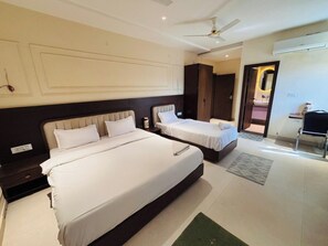 Phòng 3, quang cảnh thành phố | Bàn ủi/dụng cụ ủi quần áo 