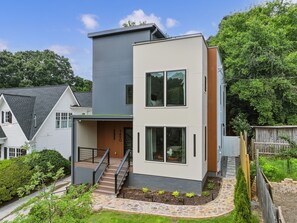 Exterior - New Modern Luxury | Rooftop Retreat | W Midtown (Atlanta)