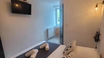 Chambre Double Ăconomique, vue montagne | Coffres-forts dans les chambres, rideaux occultants, Wi-Fi gratuit
