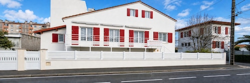 Quiet, fully equipped one-bedroom apartment near the Dax Thermal Baths