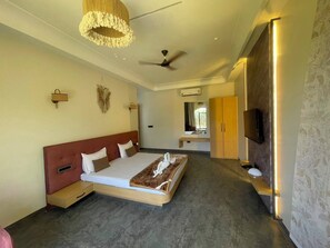 Premium Villa, Garden View | Desk, laptop workspace - Nakshatra Aura (Indore)