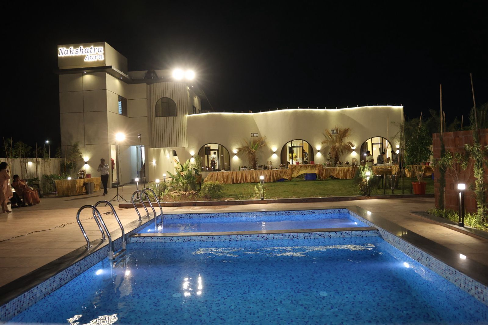 5 outdoor pools