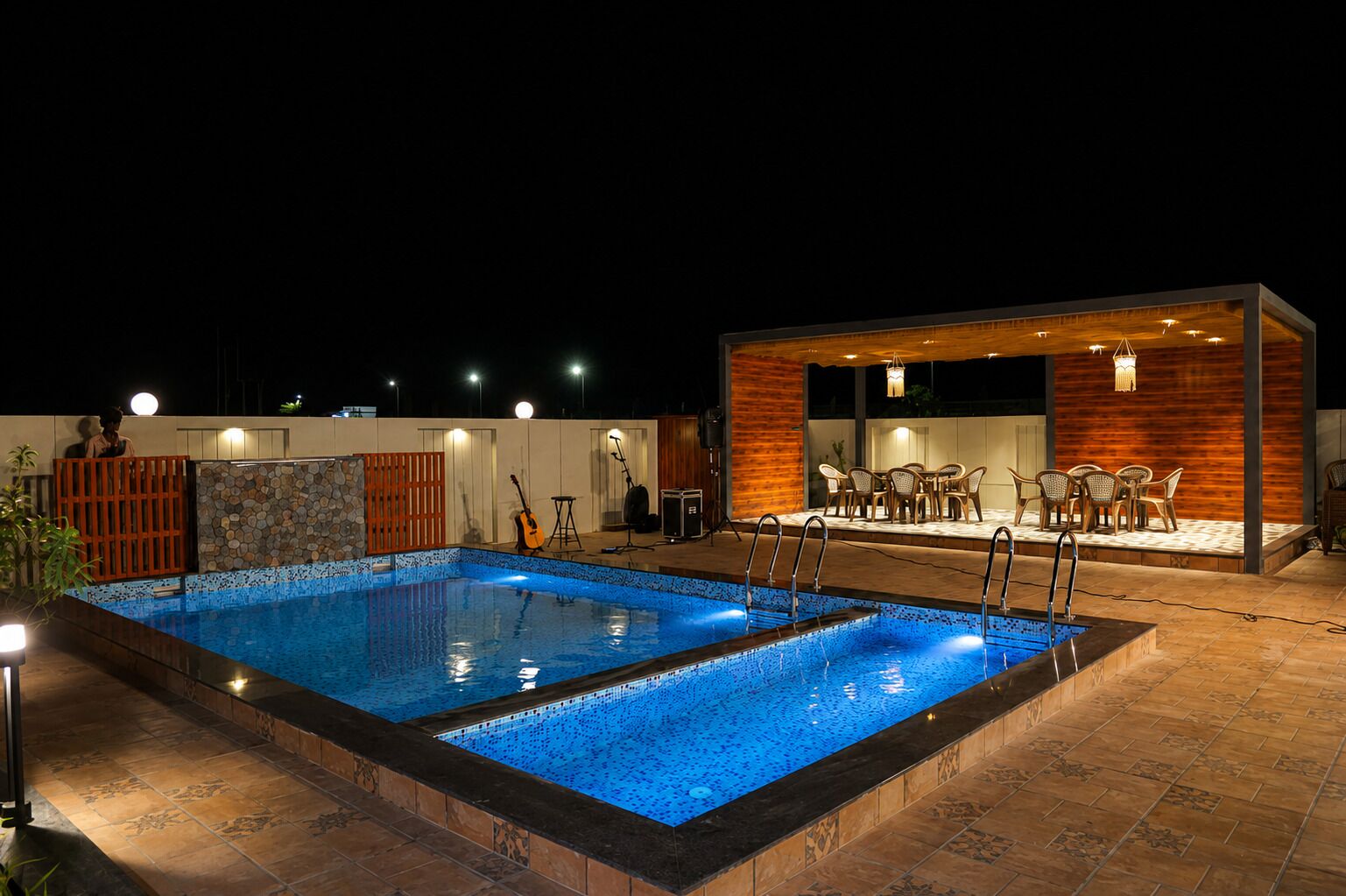 5 outdoor pools