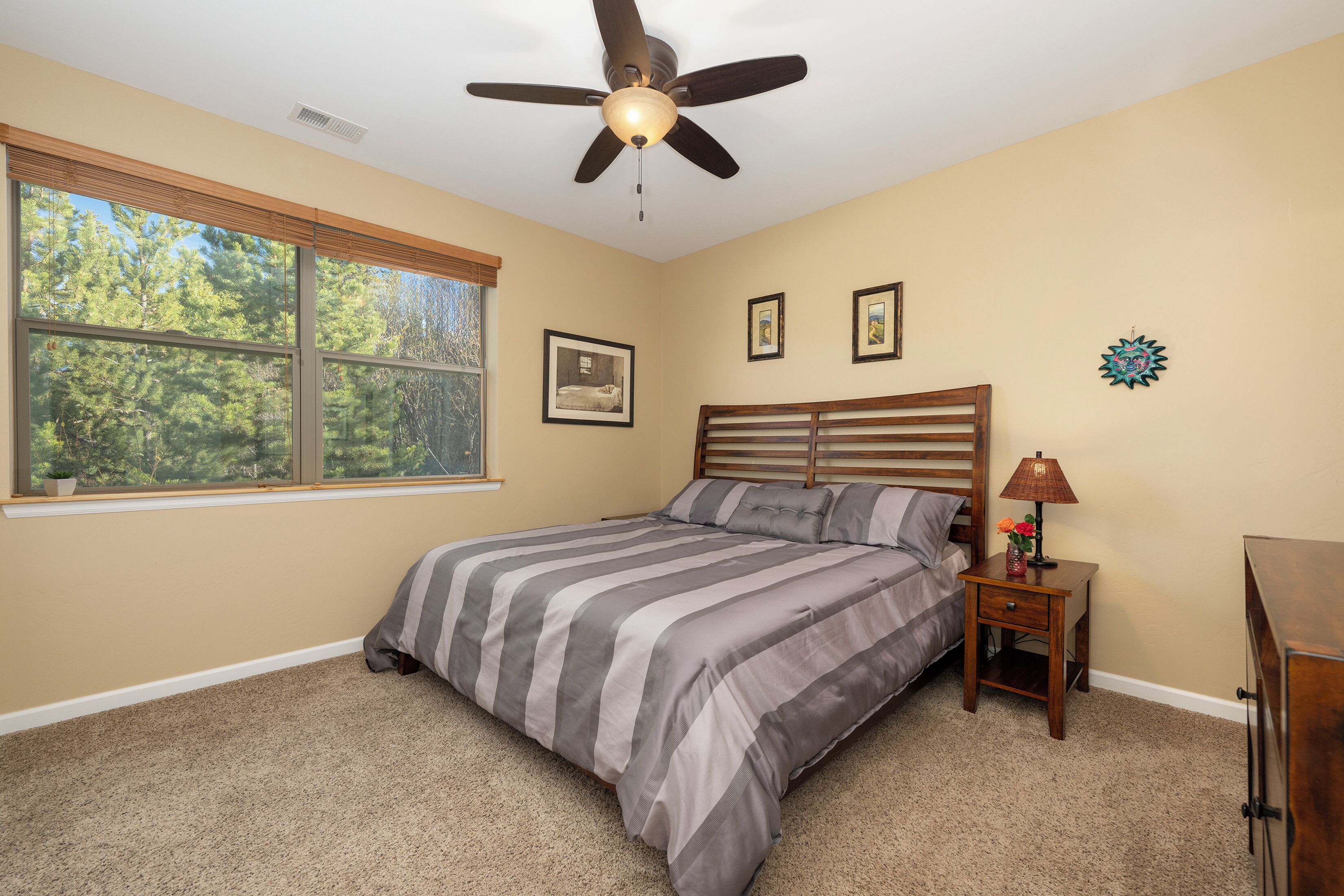 Travel cot, Internet, bed sheets