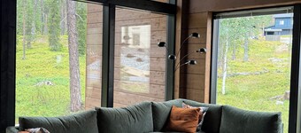 Stylish 4BR Villa for 10 - Private Jacuzzi & Sauna