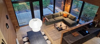 Stylish 4BR Villa for 10 - Private Jacuzzi & Sauna
