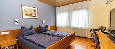 Comfort Double Room with Air Conditioning