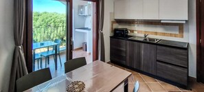 Appartement, balcon, vue ville | Restauration