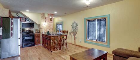 House (3 Bedrooms) | Interior