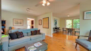 House (2 Bedrooms) | Front of property