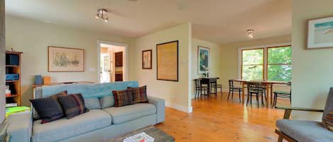 House (2 Bedrooms) | Front of property