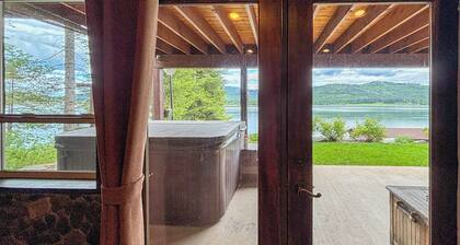 Waterfront Gem on the River! Hot Tub & Boat Dock!