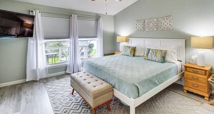 3BR Condo on the Bay w/ Pool and Perks