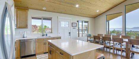 House (4 Bedrooms) | Interior