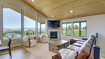 House (4 Bedrooms) | Front of property