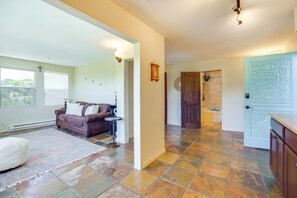 Interior - Surrounding Mtn Views! Quaint Santa Fe Retreat (Santa Fe)