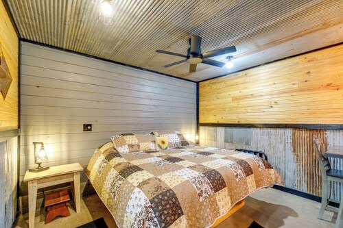 Ozark Escape! Cabin w/ On-site Hiking & Fishing