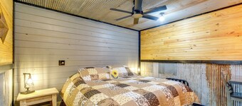 Ozark Escape! Cabin w/ On-site Hiking & Fishing