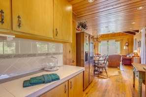 House (4 Bedrooms) | Interior - Families w/ Pets! Riverfront Retreat in Grand Lake (Grand Lake)