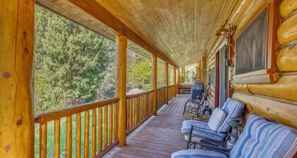 10 Private Acres on the Co River Original Cabins!
