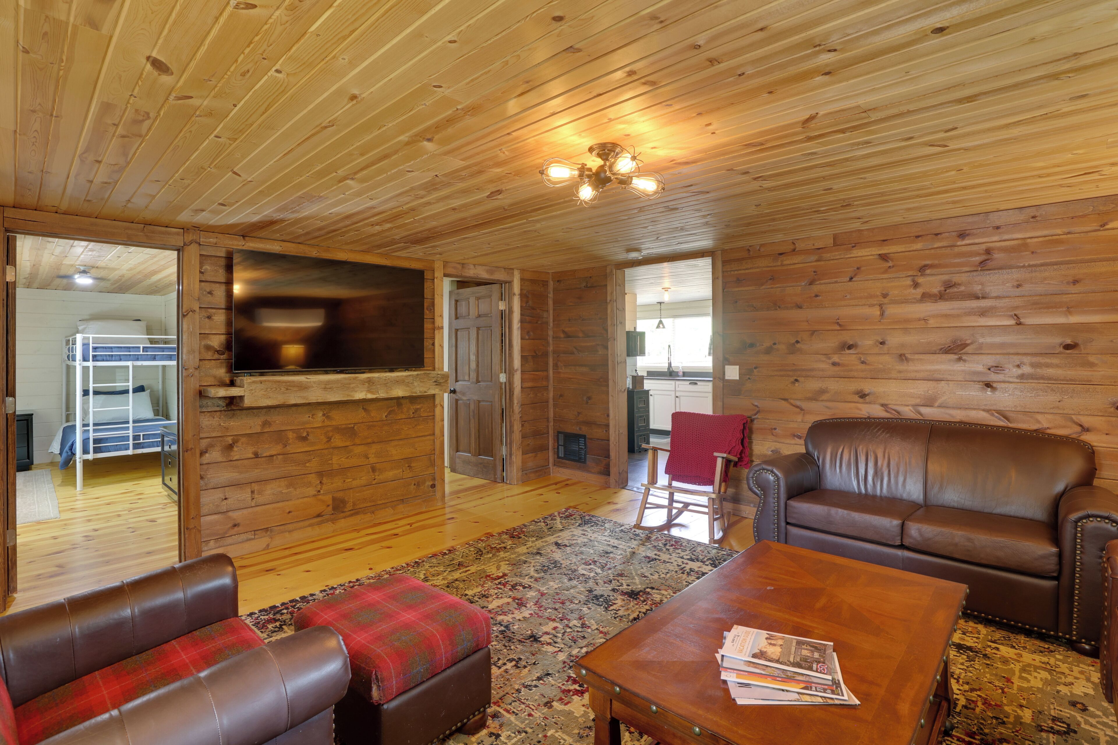 House (2 Bedrooms) | Interior