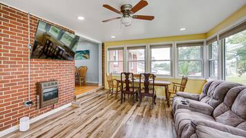 House (3 Bedrooms) | Interior