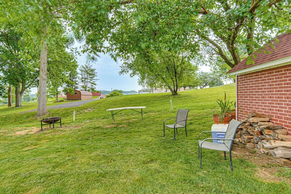 5 Mi To Dtwn Harrisburg! Retreat W/ Spacious Yard - Middletown, PA