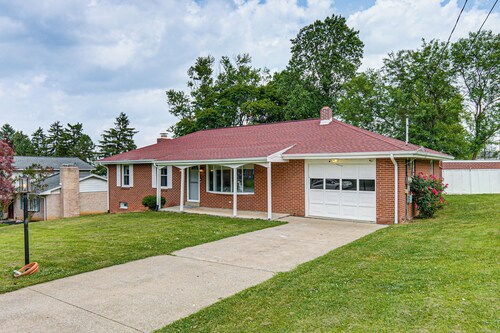 5 Mi to Dtwn Harrisburg! Retreat w/ Spacious Yard