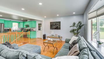 House (3 Bedrooms) | Interior