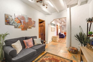 Interior - Artsy & Spacious Retreat w/ Sauna in Santa Fe! (Santa Fe)