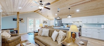 Windmill Trails Dairy Cottage + Barn Loft