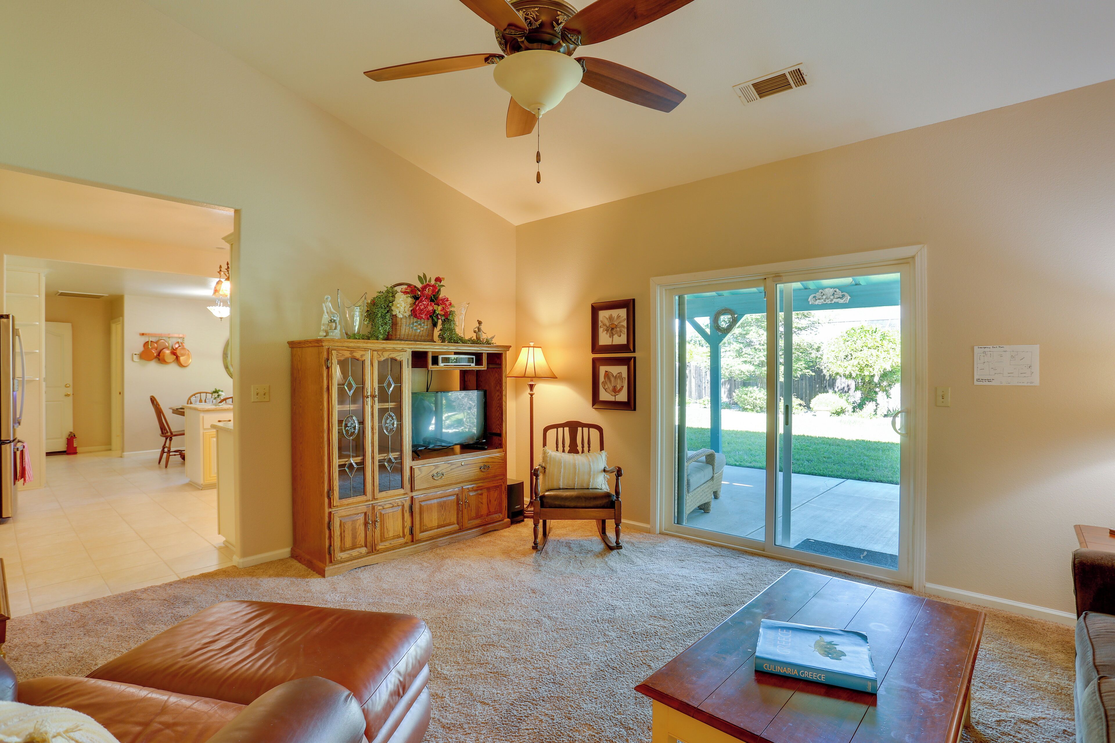House (3 Bedrooms) | Interior