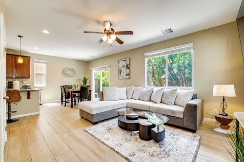 12 Mi to Las Vegas Strip: Classic Home w/ Patio!