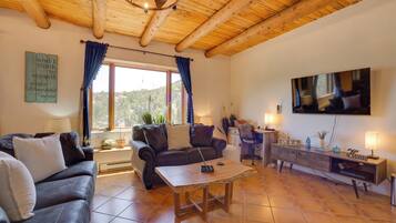 House (1 Bedroom) | Interior