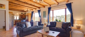 Panoramic Mtn Views! Couple's Casita in Santa Fe