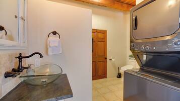 House (1 Bedroom) | Interior