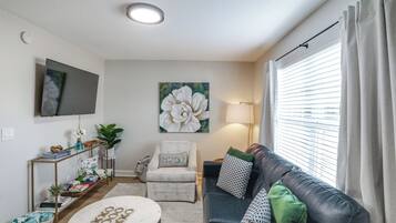 Apartment (2 Bedrooms) | Front of property