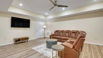 Apartment (2 Bedrooms) | Front of property