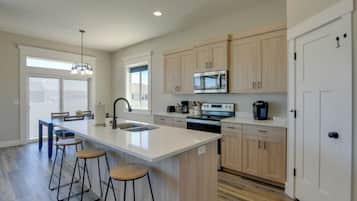 Rumah (6 Bedrooms) | Interior