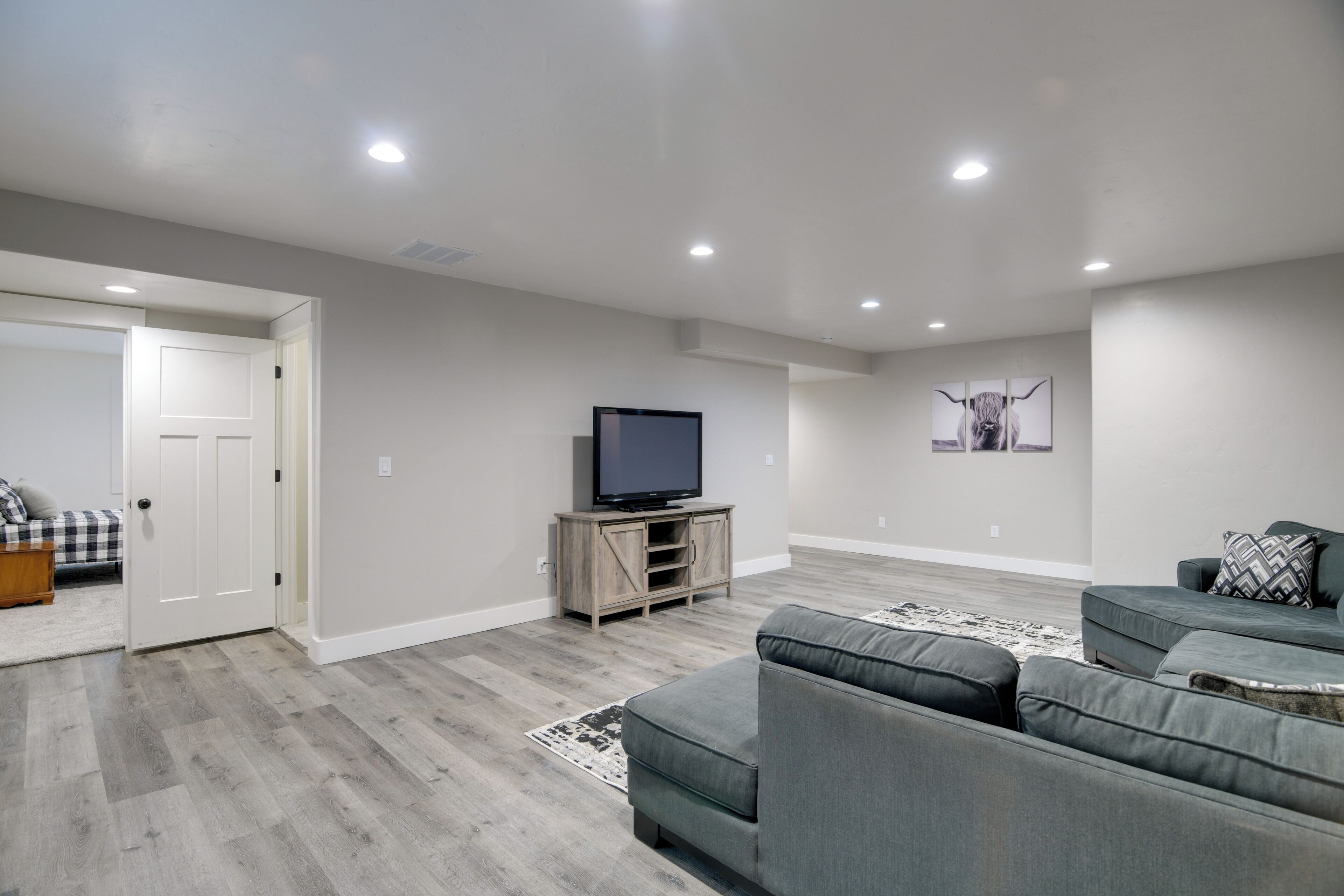 House (6 Bedrooms) | Interior