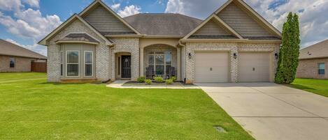 House (3 Bedrooms) | Front of property
